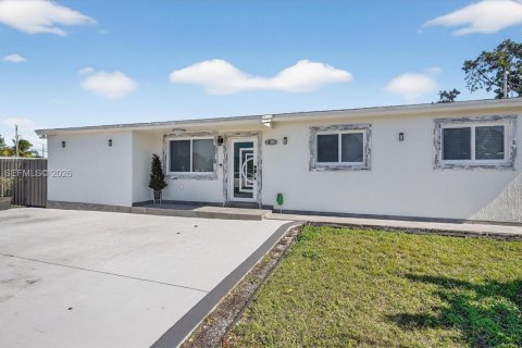 Villa ou maison à vendre à Miami, Floride: 4 chambres, 111.67 m2 № 2024783 - photo 6