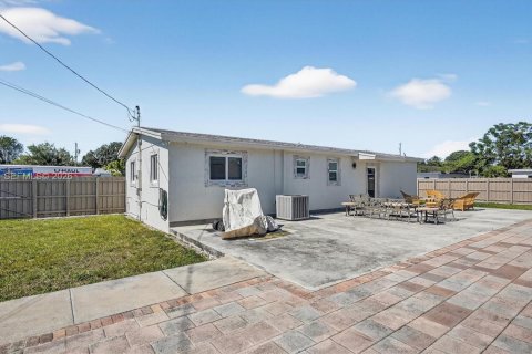 Villa ou maison à vendre à Miami, Floride: 4 chambres, 111.67 m2 № 2024783 - photo 25