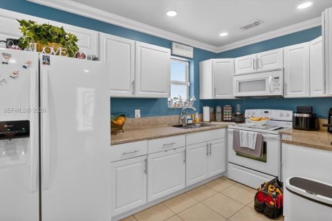 Villa ou maison à vendre à Miami, Floride: 4 chambres, 111.67 m2 № 2024783 - photo 11