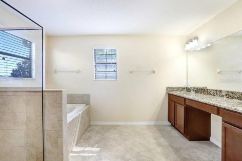 House in Riverview, Florida 5 bedrooms, 326.09 sq.m. № 1919152 - photo 8