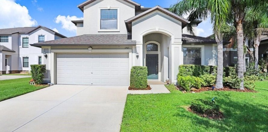 House in Riverview, Florida 5 bedrooms, 326.09 sq.m. № 1919152