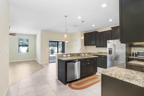 House in Riverview, Florida 5 bedrooms, 326.09 sq.m. № 1919152 - photo 6