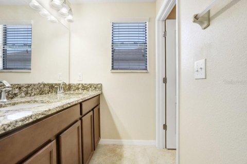 House in Riverview, Florida 5 bedrooms, 326.09 sq.m. № 1919152 - photo 4