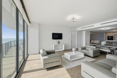 Copropriété à vendre à Pompano Beach, Floride: 3 chambres, 256.41 m2 № 2146542 - photo 8