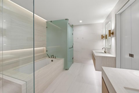 Copropriété à vendre à Pompano Beach, Floride: 3 chambres, 256.41 m2 № 2146542 - photo 24