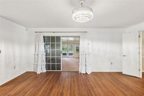 House in Plant City, Florida 4 bedrooms, 347.55 sq.m. № 1853248 - photo 6