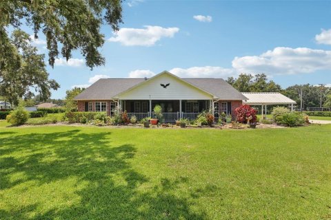 House in Plant City, Florida 4 bedrooms, 347.55 sq.m. № 1853248 - photo 1