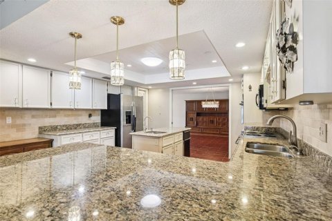House in Plant City, Florida 4 bedrooms, 347.55 sq.m. № 1853248 - photo 29