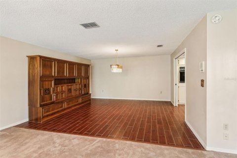 House in Plant City, Florida 4 bedrooms, 347.55 sq.m. № 1853248 - photo 5