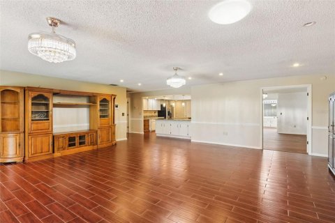 House in Plant City, Florida 4 bedrooms, 347.55 sq.m. № 1853248 - photo 26