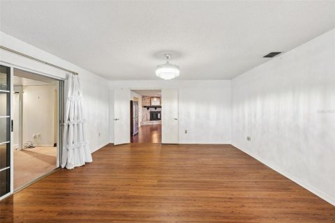 House in Plant City, Florida 4 bedrooms, 347.55 sq.m. № 1853248 - photo 7