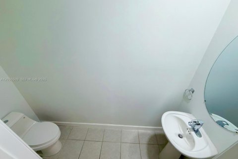Townhouse in Miami, Florida 3 bedrooms, 142.98 sq.m. № 2172104 - photo 16