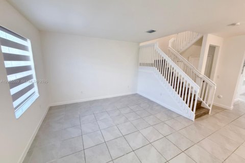 Townhouse in Miami, Florida 3 bedrooms, 142.98 sq.m. № 2172104 - photo 2