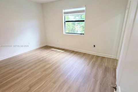 Townhouse in Miami, Florida 3 bedrooms, 142.98 sq.m. № 2172104 - photo 8