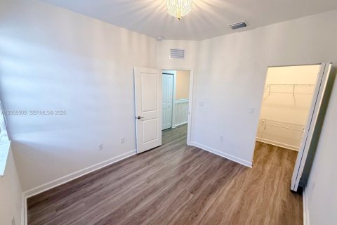 Townhouse in Miami, Florida 3 bedrooms, 142.98 sq.m. № 2172104 - photo 14