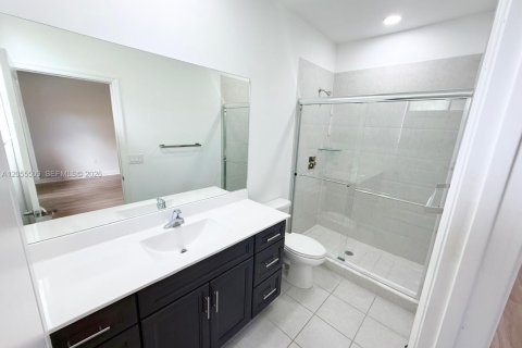 Townhouse in Miami, Florida 3 bedrooms, 142.98 sq.m. № 2172104 - photo 11