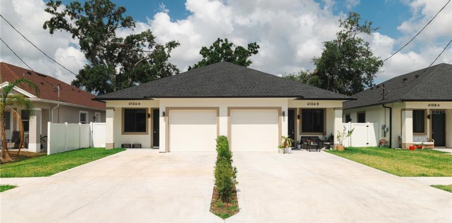 Duplex in Tampa, Florida 6 bedrooms, 251.95 sq.m. № 1662244