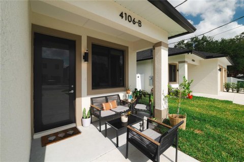 Duplex in Tampa, Florida 6 bedrooms, 251.95 sq.m. № 1662244 - photo 3