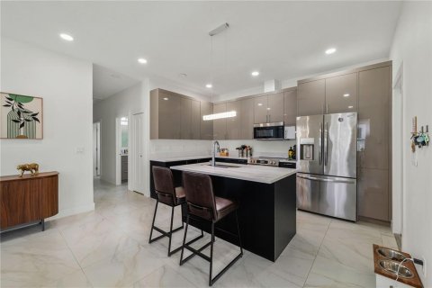 Duplex in Tampa, Florida 6 bedrooms, 251.95 sq.m. № 1662244 - photo 29