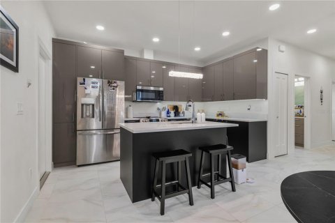 Duplex in Tampa, Florida 6 bedrooms, 251.95 sq.m. № 1662244 - photo 7