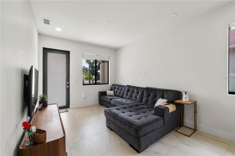 Duplex in Tampa, Florida 6 bedrooms, 251.95 sq.m. № 1662244 - photo 26