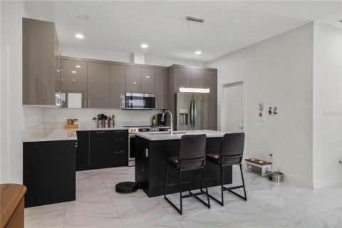 Duplex in Tampa, Florida 6 bedrooms, 251.95 sq.m. № 1662244 - photo 28