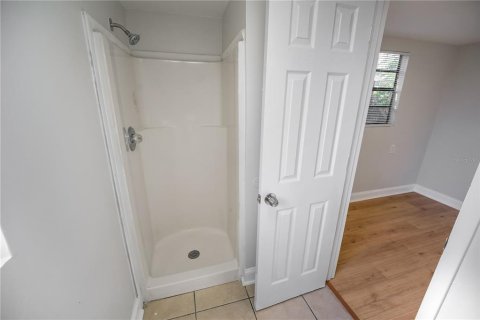 Commercial property in Tampa, Florida 4 bedrooms, 126.9 sq.m. № 2111878 - photo 23