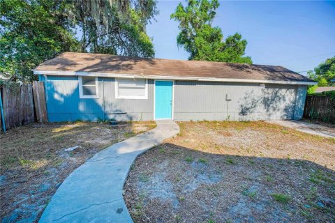 Commercial property in Tampa, Florida 4 bedrooms, 126.9 sq.m. № 2111878 - photo 15