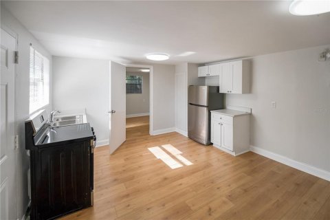Commercial property in Tampa, Florida 4 bedrooms, 126.9 sq.m. № 2111878 - photo 16