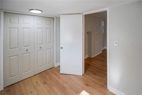 Commercial property in Tampa, Florida 4 bedrooms, 126.9 sq.m. № 2111878 - photo 8