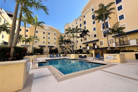 Condominio en alquiler en Miami, Florida, 2 dormitorios, 112.32 m2 № 1993659 - foto 11