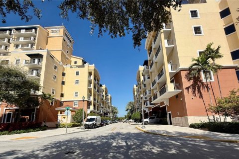 Condominio en alquiler en Miami, Florida, 2 dormitorios, 112.32 m2 № 1993659 - foto 3