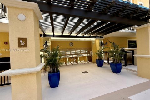 Condominio en alquiler en Miami, Florida, 2 dormitorios, 112.32 m2 № 1993659 - foto 12