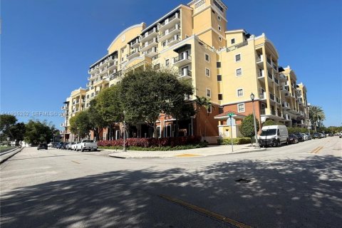 Condominio en alquiler en Miami, Florida, 2 dormitorios, 112.32 m2 № 1993659 - foto 1