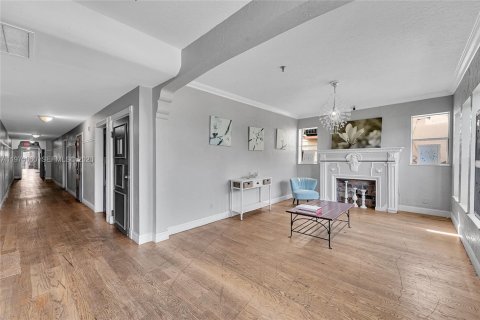 Condominio en venta en Miami Beach, Florida, 2 dormitorios, 74.32 m2 № 2030874 - foto 23