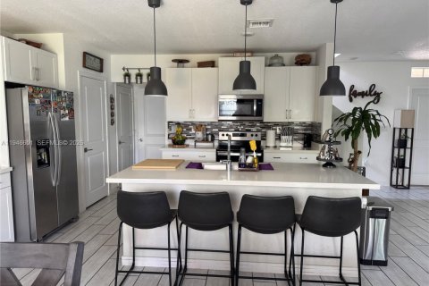 House in Florida City, Florida 4 bedrooms, 198.63 sq.m. № 2003908 - photo 4