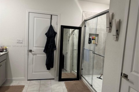 House in Florida City, Florida 4 bedrooms, 198.63 sq.m. № 2003908 - photo 8