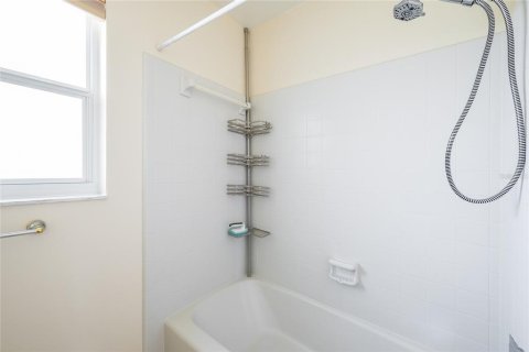 Купить виллу или дом в Бель-Айл, Флорида 9 комнат, 165.83м2, № 2143850 - фото 26