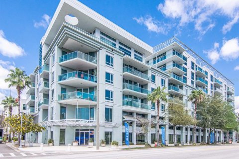 Condo in Tampa, Florida, 3 bedrooms  № 1560717 - photo 1