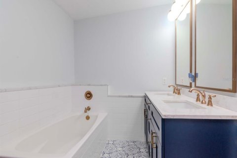 Condo in Tampa, Florida, 3 bedrooms  № 1560717 - photo 28
