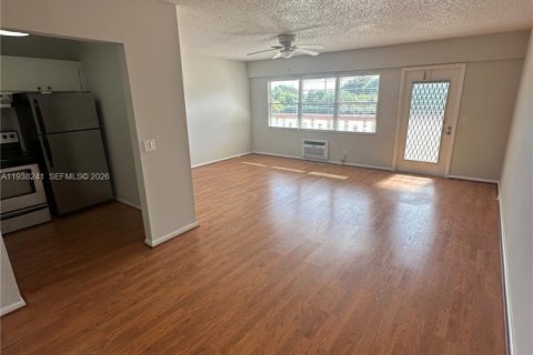 Copropriété à louer à Boca Raton, Floride: 1 chambre, 66.89 m2 № 1997242 - photo 2