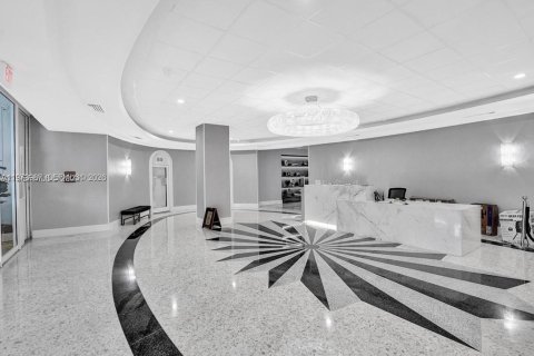 Condominio en venta en Hallandale Beach, Florida, 2 dormitorios, 102.19 m2 № 2033682 - foto 6