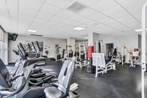 Condominio en venta en Hallandale Beach, Florida, 2 dormitorios, 102.19 m2 № 2033682 - foto 4