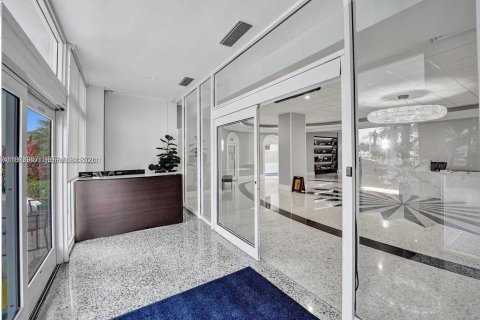 Condominio en venta en Hallandale Beach, Florida, 2 dormitorios, 102.19 m2 № 2033682 - foto 7