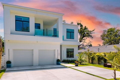 House in Sarasota, Florida 4 bedrooms, 297.84 sq.m. № 1643117 - photo 2