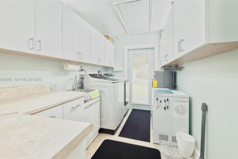 Casa en venta en Homestead, Florida, 5 dormitorios, 258.73 m2 № 2244273 - foto 16