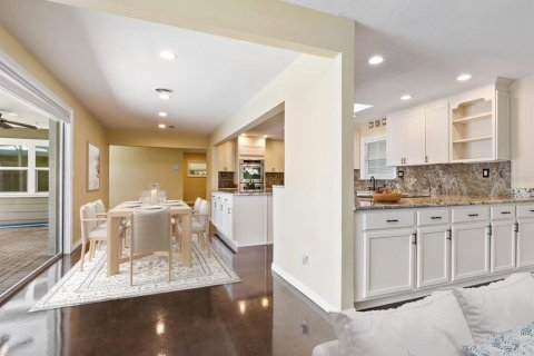House in Sarasota, Florida 4 bedrooms, 301.93 sq.m. № 1734811 - photo 11
