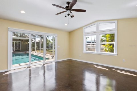 House in Sarasota, Florida 4 bedrooms, 301.93 sq.m. № 1734811 - photo 19