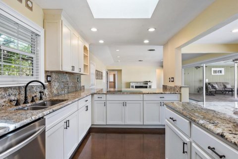 House in Sarasota, Florida 4 bedrooms, 301.93 sq.m. № 1734811 - photo 15