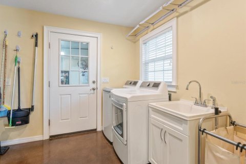 House in Sarasota, Florida 4 bedrooms, 301.93 sq.m. № 1734811 - photo 29